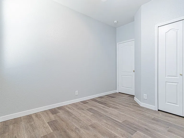 213 Tapwood Ln — Photo 10