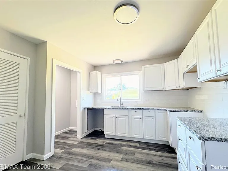 316 Lytle Pl — Photo 13