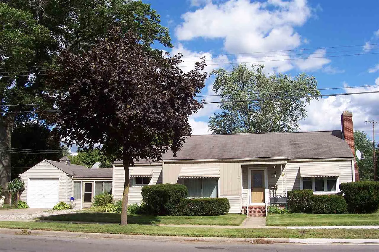 601 N Elm Ave photo 1