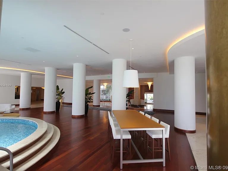 5161 Collins Ave #806 — Photo 42