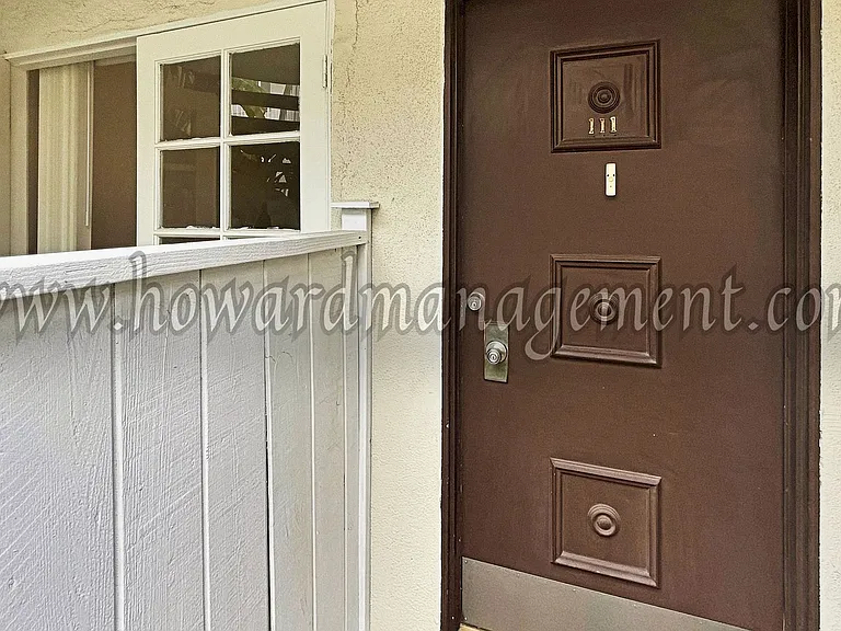 1560 Saltair — Photo 8