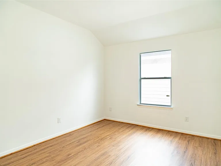 16327 Woma Ct — Photo 7