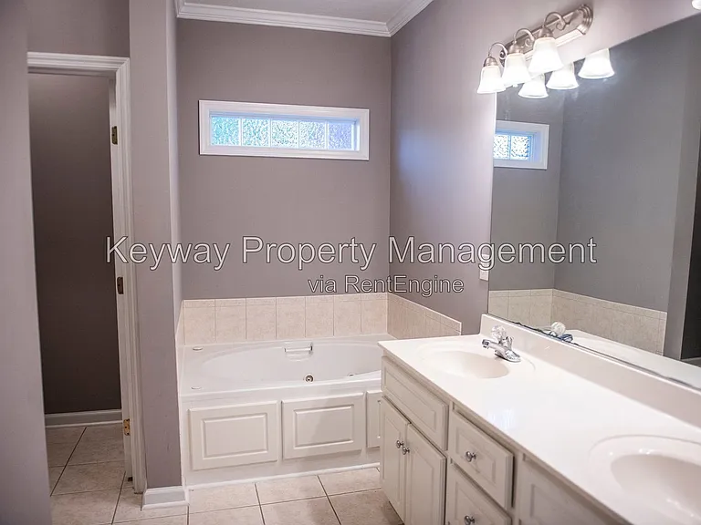 242 Stonington Dr — Photo 16