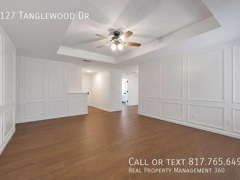 2127 Tanglewood Dr — Photo 5