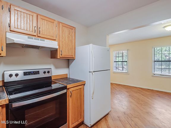 5th image of 23083 Montebella Rd