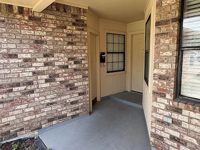 206 Splane Dr — Photo 3