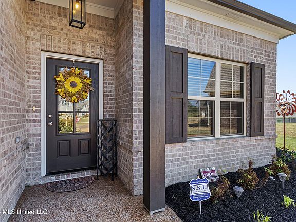 4th image of 1249 Howell Way