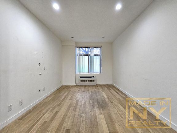4th image of 143-20 Hoover Ave #101