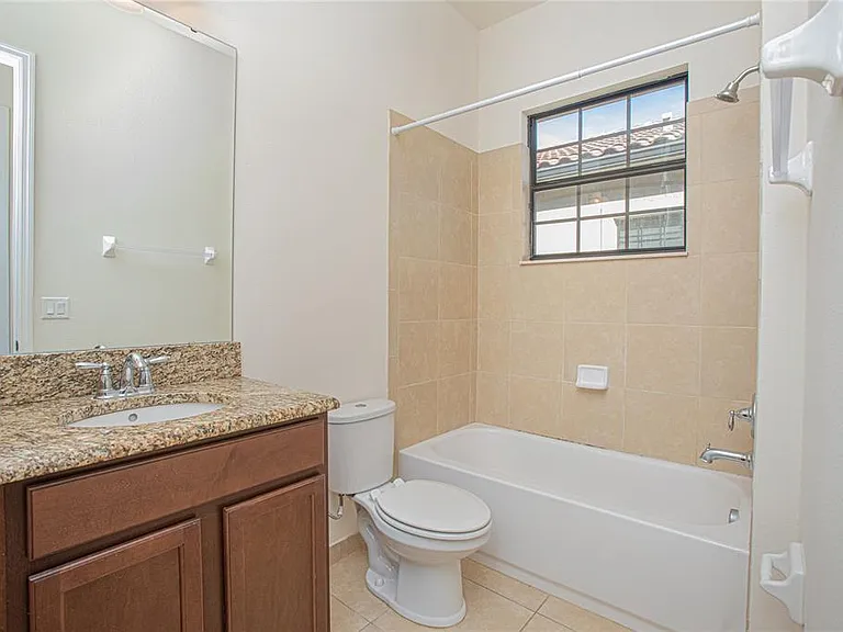 13130 Woodford St — Photo 9
