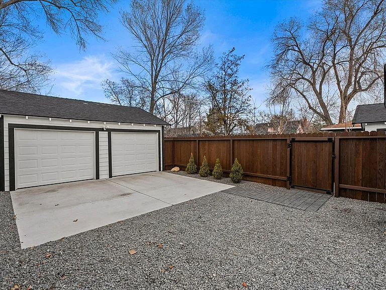 545 Modoc St — Photo 26