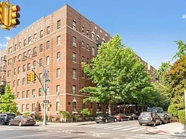 125 Hawthorne St APT 2C, Brooklyn, NY 11225