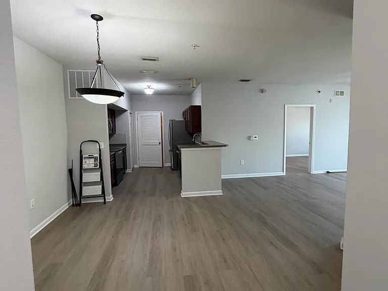 8201 Green Parrot Rd #106 — Photo 3