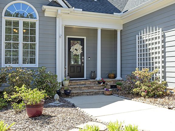3rd image of 5112 Moneta Ln