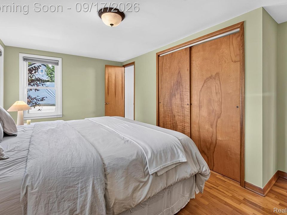 807 S Oak St, photo 22