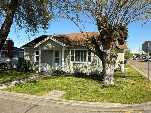 155 N Bryan Ave, Oakdale, CA 95361