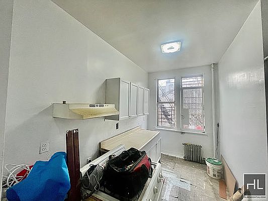 4th image of 315 Harman St #2