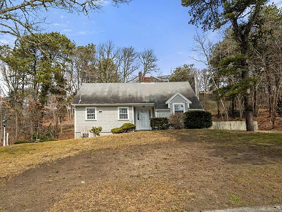 4th image of 25 Wood Valley Road