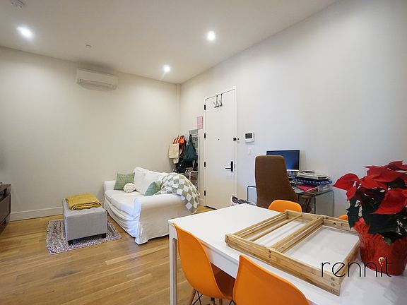 3rd image of 163 Graham Ave APT 3A
