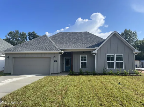137 Le Moyne St, Bay Saint Louis, MS 39520