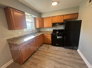 392 Hickory St #2W, Chicago Heights, IL 60411