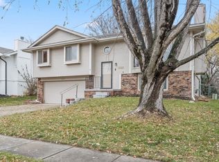 15220 Valley St, Omaha, NE 68144