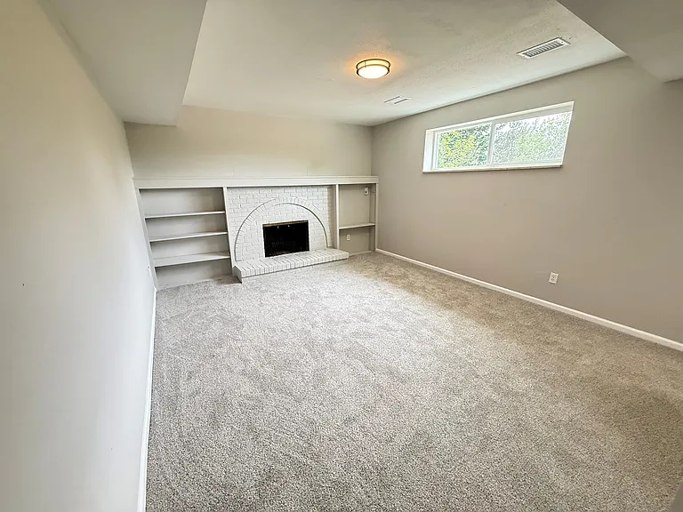 Lower level bonus room - makes a great home office or family room