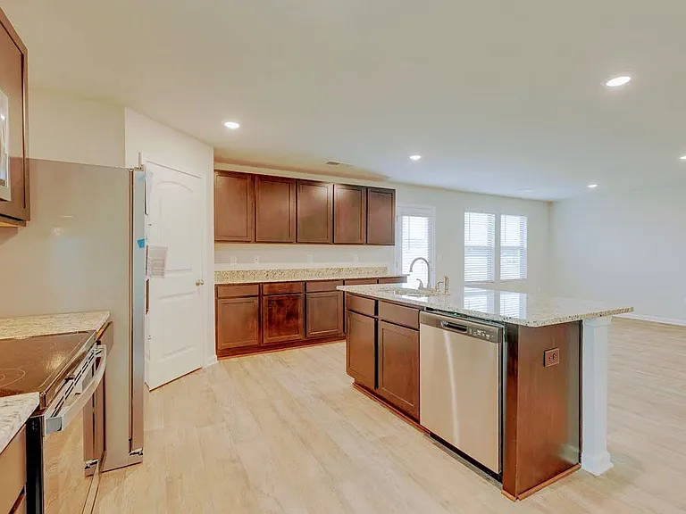 128 Echline St — Photo 11