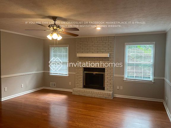 3rd image of 468 Summerville Dr