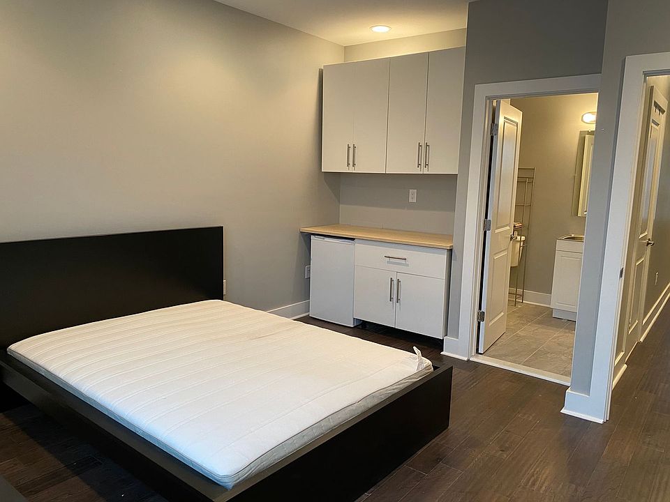 1st image of 419 N Holly St #74F534060