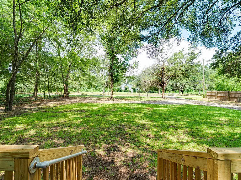 706 E Pinetree Blvd — Photo 21