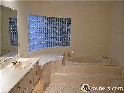 Master Bath Room