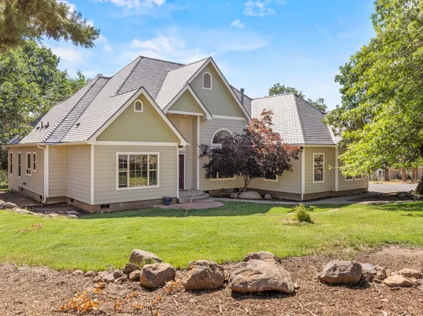 10620 Rock Dove Ct, Klamath Falls, OR 97601