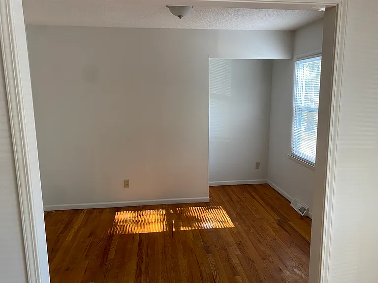 13126 Sycamore Ave — Photo 8