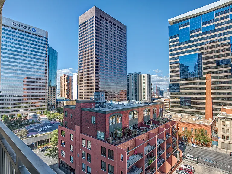 Skyline 1801 — Photo 9