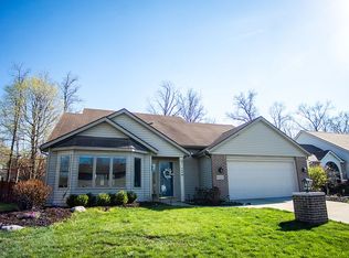 9033 Whispering Woods Dr, Fort Wayne, IN 46804