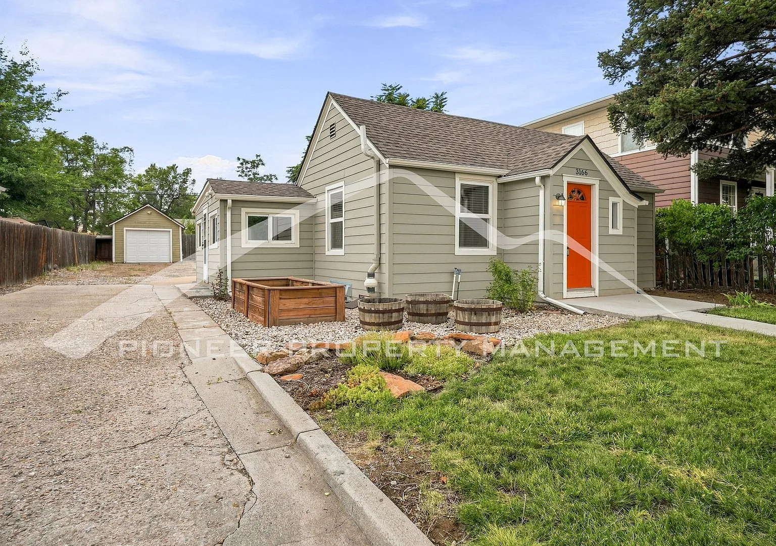 Lovely Single Family Home With Central AC and a Large Yard — Photo 2