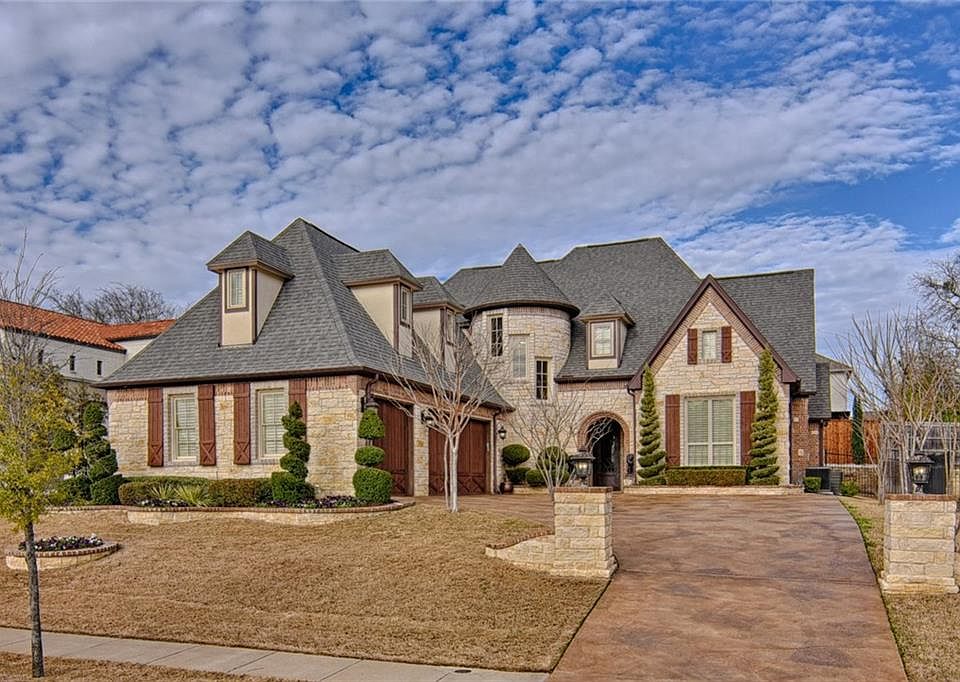 1st image of 2002 Royal Crest Dr