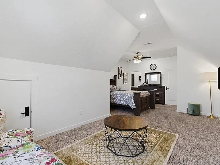 703 S Hickory Dr — Photo 39