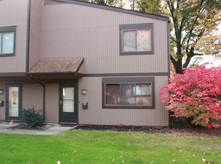 26675 Lake Of The Falls Blvd, Olmsted Falls, OH 44138
