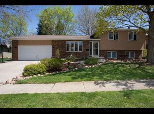 830 Latham Pl, Cedar Falls, IA 50613