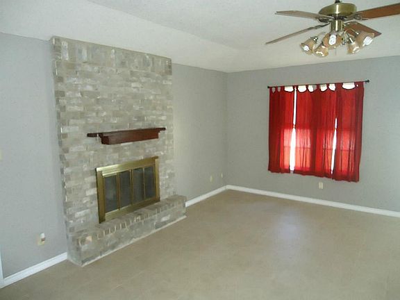 3rd image of 3120 Kleimann Ave