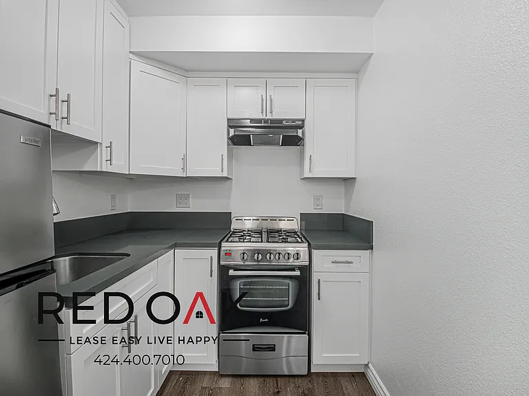 545 W 14th St #22 — Photo 10
