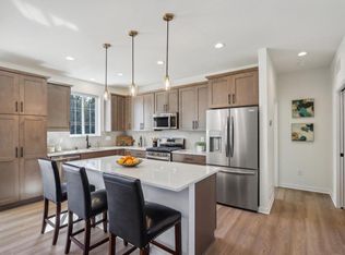 N174W20632 Laurel Springs Cir, Jackson, WI 53037