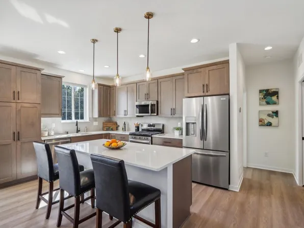 N174W20632 Laurel Springs CIRCLE, Jackson, WI 53037