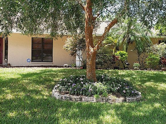 2nd image of 23147 Lucerne Pl