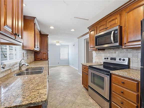 3rd image of 4514 W 72nd St