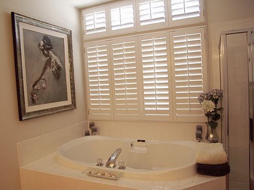 Garden tub in master