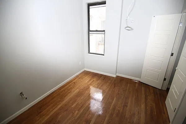 Rented by Evergreen Apartments BK | media 5