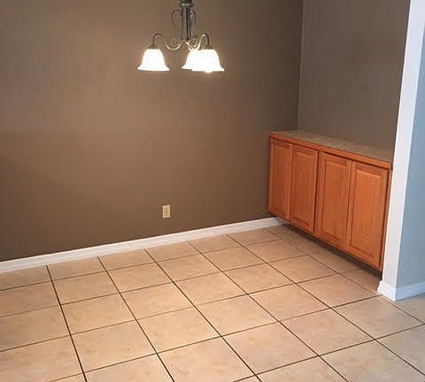 5th image of 1101 Monticello Ln #2