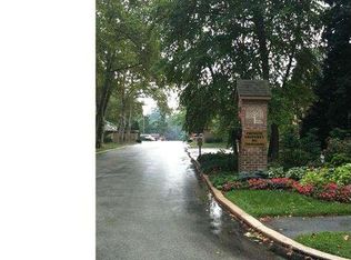 372 Paoli Woods Dr, Paoli, PA 19301